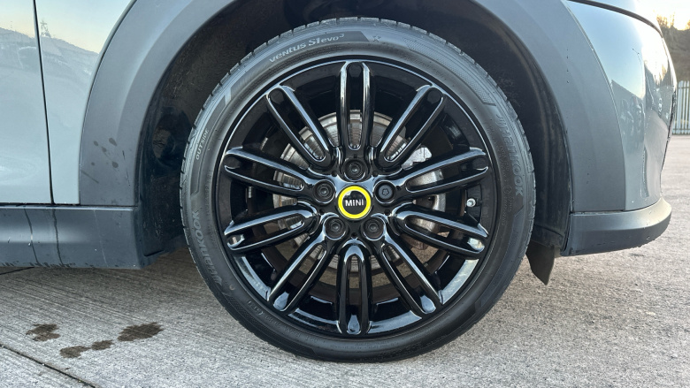 MINI Hatchback 135kW Cooper S Level 2 33kWh 3dr Auto Electric Hatchback